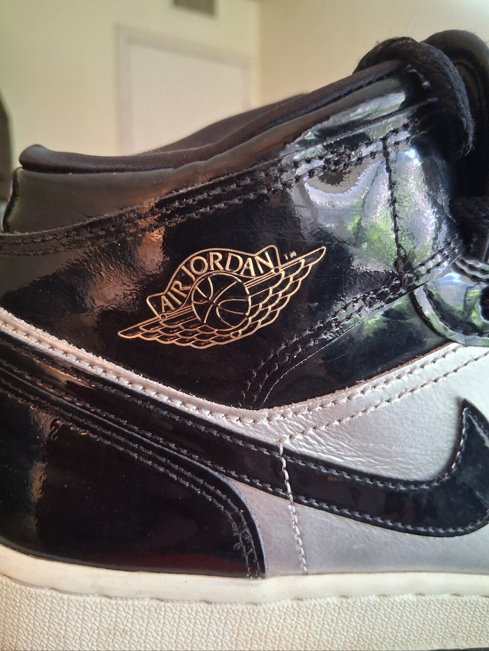 Youth Air Jordan 1 High OG Patent Black/silver